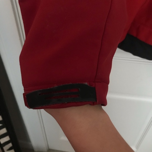 Men’s Red The North Face Shell Jacket - Picture 6 of 7